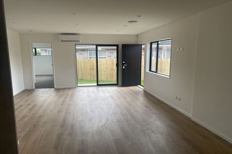 Photo of property in 24 Royal Arch Place, Rosehill, Papakura, 2113