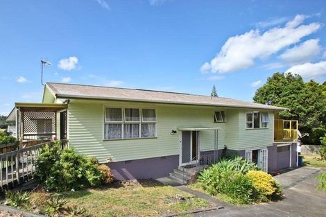 Photo of property in 35 Easton Park Parade, Glenfield, Auckland, 0629