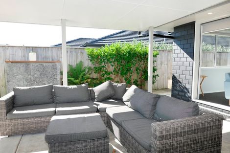 Photo of property in 5 Mahia Lane, Waikanae, 5036