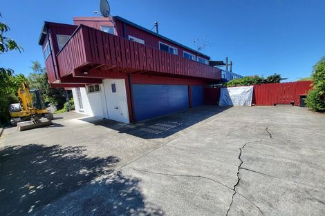 Photo of property in 13 Thompson Road, Bluff Hill, Napier, 4110