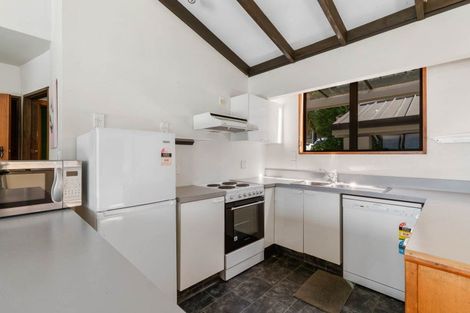 Photo of property in 27 Avalon Crescent, Fernhill, Queenstown, 9300