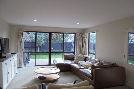 Photo of property in 2/39 Jennifer Street, Bryndwr, Christchurch, 8053