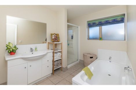 Photo of property in 13 Parkinson Place, Woodend, 7610