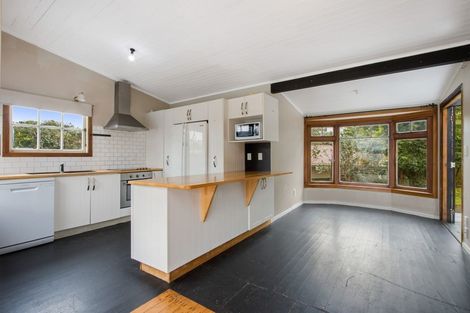 Photo of property in 18 Omokoroa Road, Omokoroa, 3114