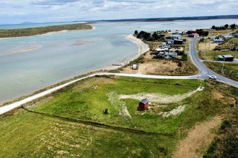 Photo of property in 1 Boat Harbour Road, Fortrose, Tokanui, 9875