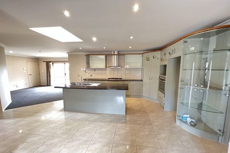 Photo of property in 14 Monash Place, Flat Bush, Auckland, 2016