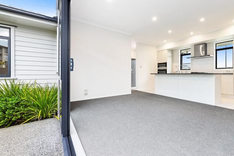 Photo of property in 21 Couldrey Crescent, Red Beach, 0932