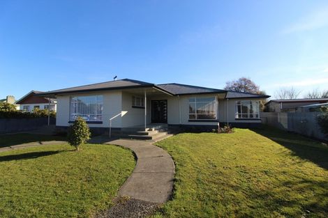 Photo of property in 30 Timaru Road, Waimate, 7924