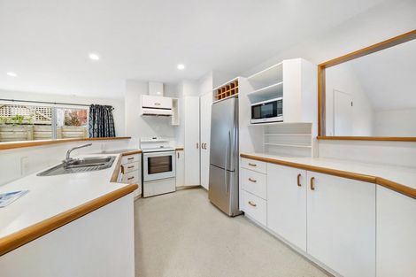 Photo of property in 83 Cedar Drive, Kelvin Heights, Queenstown, 9300