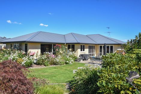 Photo of property in 2 Kura Place, Mosgiel, 9024