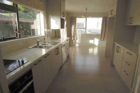 Photo of property in 4 St Catherine Crescent, West Harbour, Auckland, 0618