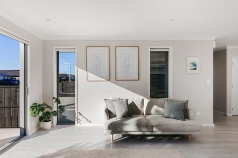 Photo of property in 43 Kaiora Drive, Papamoa Beach, Papamoa, 3118