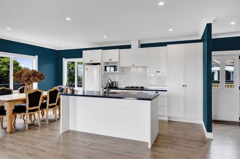 Photo of property in 22 Maple Crescent, Whalers Gate, New Plymouth, 4310