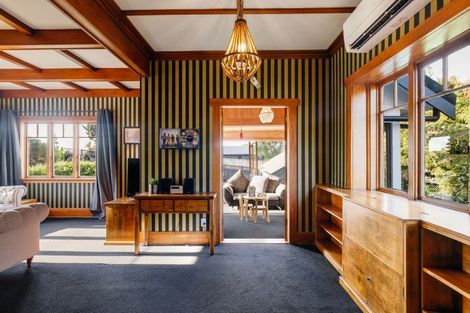 Photo of property in 69 Forest Lake Road, Forest Lake, Hamilton, 3200