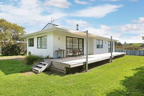 Photo of property in 10 Mackinnon Road, Manukau Heads, Waiuku, 2684