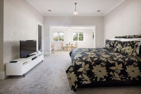 Photo of property in 70 Queen Street, Cambridge, 3434