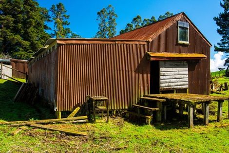 Photo of property in 1875 Kanakanaia Road, Whatatutu, Te Karaka, 4091