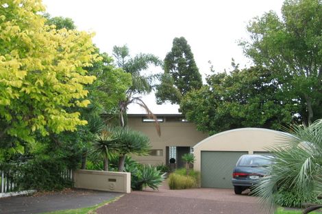 Photo of property in 9 First Avenue, Stanley Point, Auckland, 0624