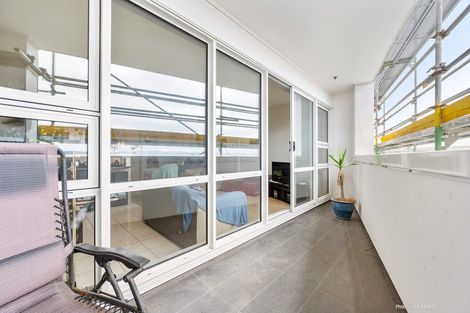 Photo of property in Stadium Garden Flats, 313/107 Thorndon Quay, Pipitea, Wellington, 6011