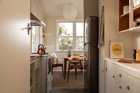 Photo of property in 2 Paparangi Crescent, Paparangi, Wellington, 6037