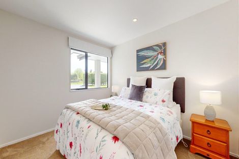 Photo of property in 12 Calderwood Close, Waiuku, 2123