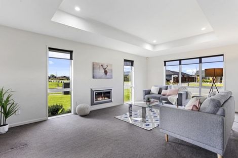 Photo of property in 1 Glen Kerran Close, Broomfield, Christchurch, 8042