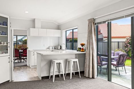 Photo of property in 18 Claridge Place, Taradale, Napier, 4112