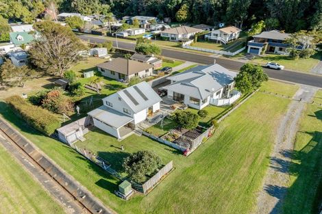 Photo of property in 116 Park Avenue, Whangamata, 3620