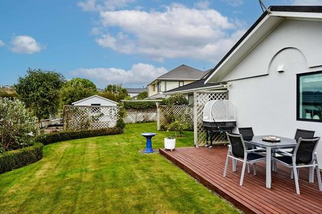 Photo of property in 19 Samwell Drive, Whitby, Porirua, 5024