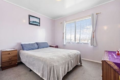 Photo of property in 18 Dungarvon Place, Clendon Park, Auckland, 2103