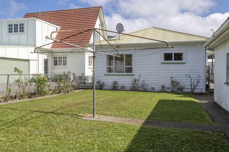 Photo of property in 16 Cambridge Street, Tawa, Wellington, 5028
