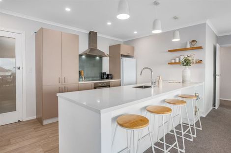 Photo of property in 27 Herewini Street, Titahi Bay, Porirua, 5022