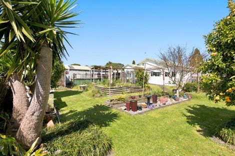 Photo of property in 30 Memorial Place, Waitara, 4320