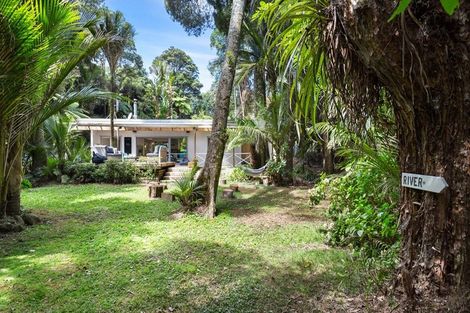 Photo of property in 3 Opanuku Road, Henderson Valley, Auckland, 0612