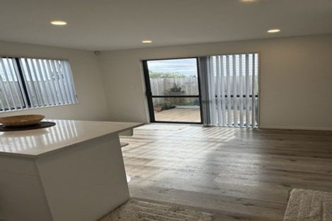 Photo of property in 27c Sunnyside Road, Sunnyvale, Auckland, 0612