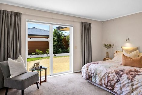 Photo of property in 362 Mangorei Road, Merrilands, New Plymouth, 4312