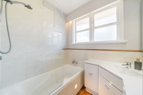 Photo of property in 40 Moeraki Road, Maoribank, Upper Hutt, 5018