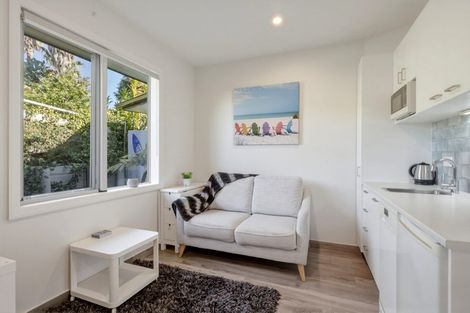 Photo of property in 15 Odlin Lane, Red Beach, 0932