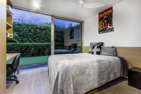 Photo of property in 21 Ocean View Road, Milford, Auckland, 0620