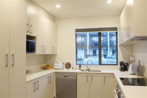 Photo of property in 3 Tahuhu Road, Mount Wellington, Auckland, 1062