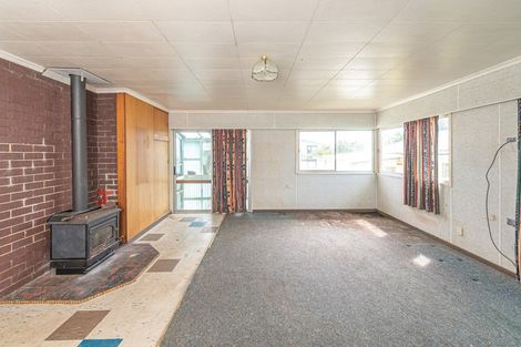 Photo of property in 15 Matai Street, Castlecliff, Whanganui, 4501