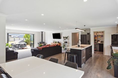 Photo of property in 53 Bruce Road, Levin, 5510