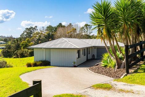 Photo of property in 11 Lupis Way, Kaiwaka, 0573