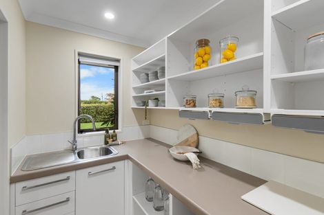 Photo of property in 100 Mcmahon Drive, Aidanfield, Christchurch, 8025