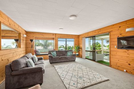 Photo of property in 18 Kawau View Road, Snells Beach, 0920