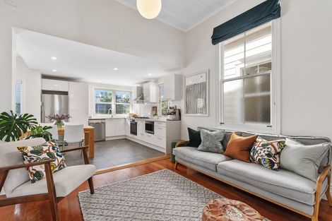 Photo of property in 31 Queens Parade, Devonport, Auckland, 0624