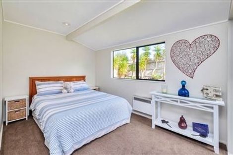 Photo of property in 62 Nigel Road, Browns Bay, Auckland, 0630
