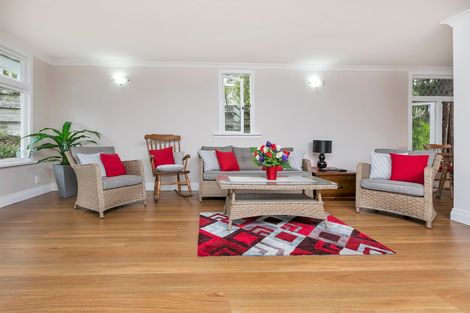 Photo of property in 1084 Scenic Drive North, Swanson, Auckland, 0816