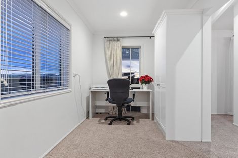 Photo of property in 21 Broadwater Close, Pyes Pa, Tauranga, 3112