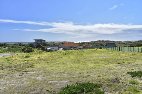 Photo of property in 10 Beachview Grove, Peka Peka, Waikanae, 5391